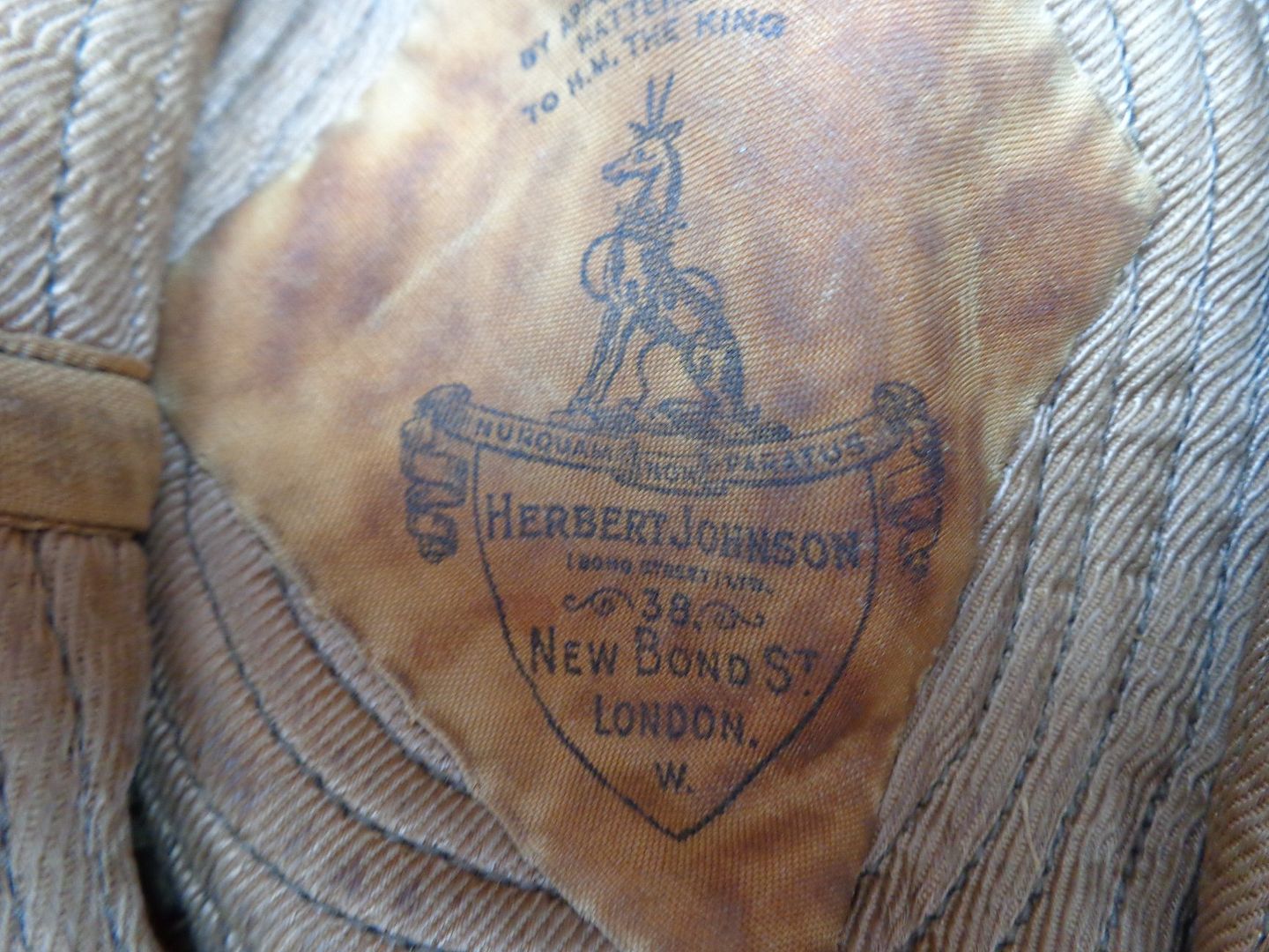 WONDERFUL 1930s TWEED HAT BY HERBERT JOHNSON OF NEW BOND STREET, LONDON